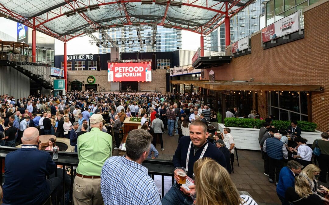 Large crowd at Petfood Forum opening reception